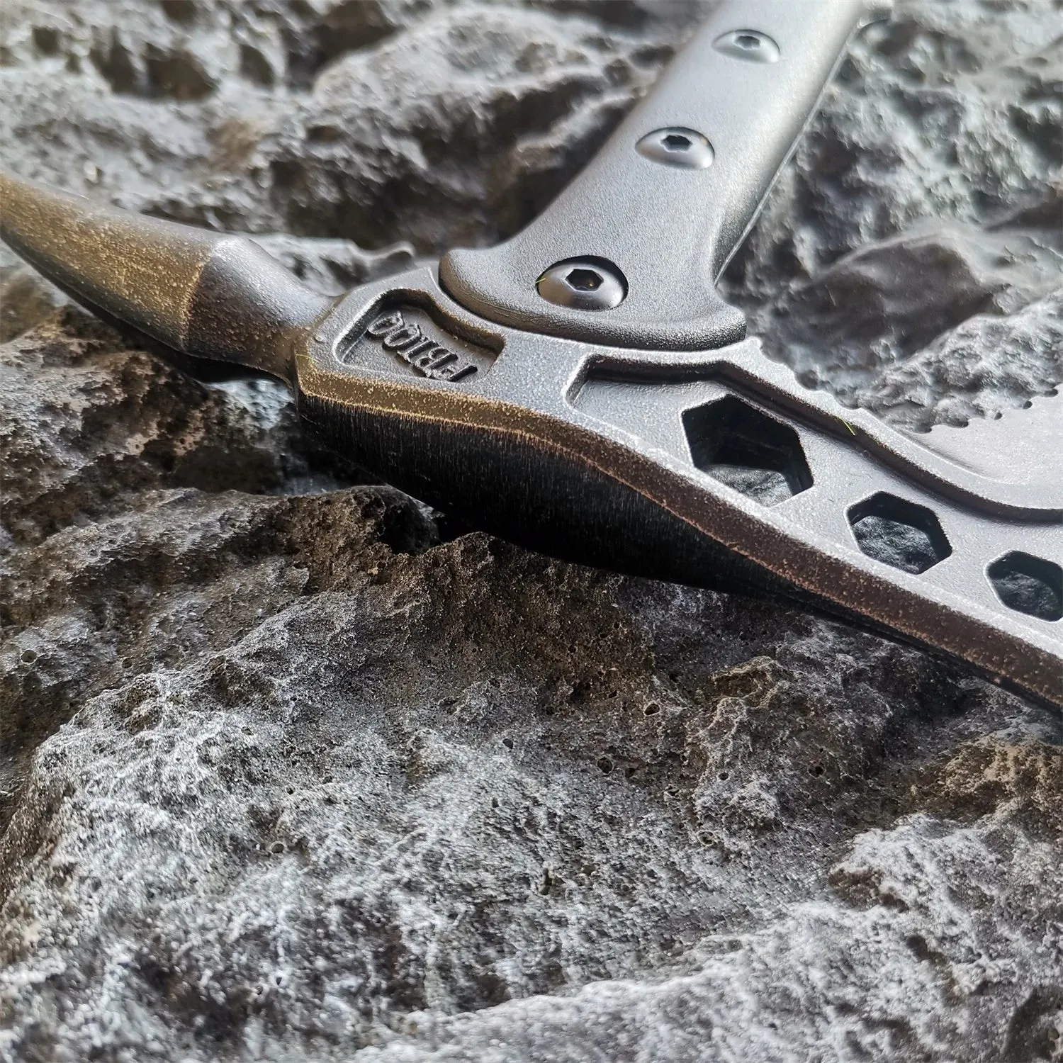 Multi Functional Axe Camping Knife Hand Fire Axe Suitable for Self-defense Hunting Camping Survival Outdoor EDC Tools
