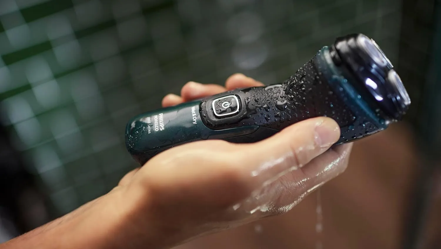 Philips Norelco Shaver 2600 Series, Wet and Dry Electric Shaver, Pop-up Trimmer, P-Cap, Travel Pouch, Dark Forest Green, Model X3052/91