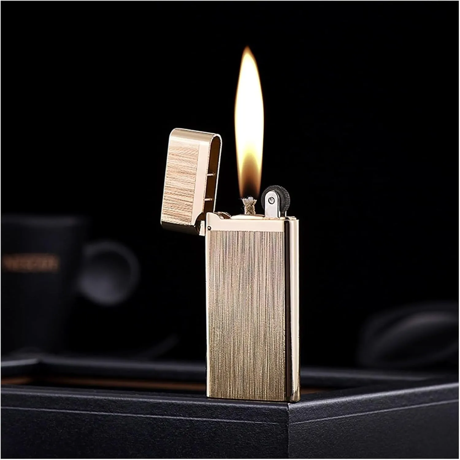 Retro Kerosene Soft Flame Lighter, Rechargeable and refillable Kerosene Lighter Suitable for Outdoor Home use and Easy to Carry(Silver)