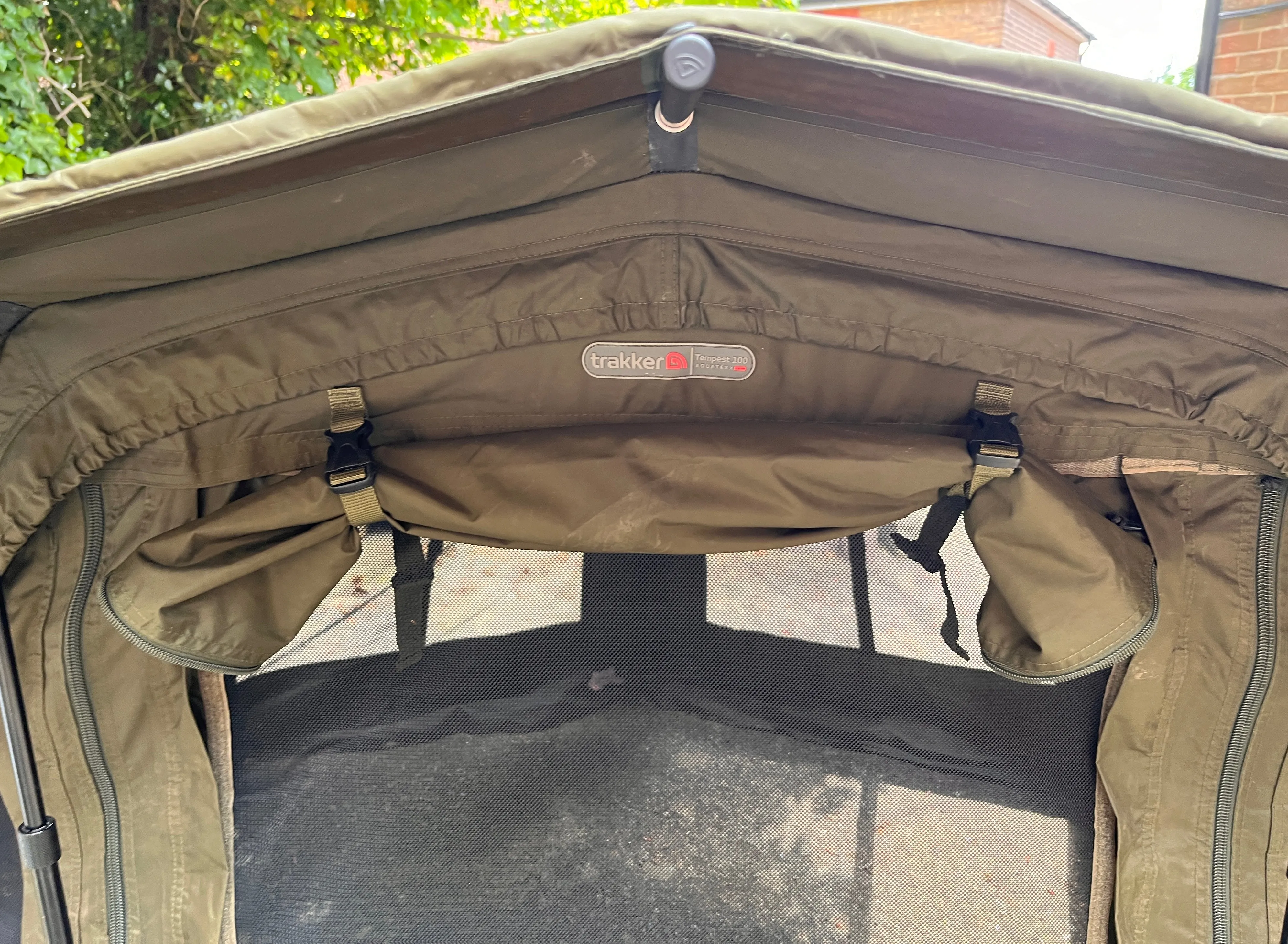 Trakker Tempest 100 Bivvy Aquatexx EV   Skull Cap