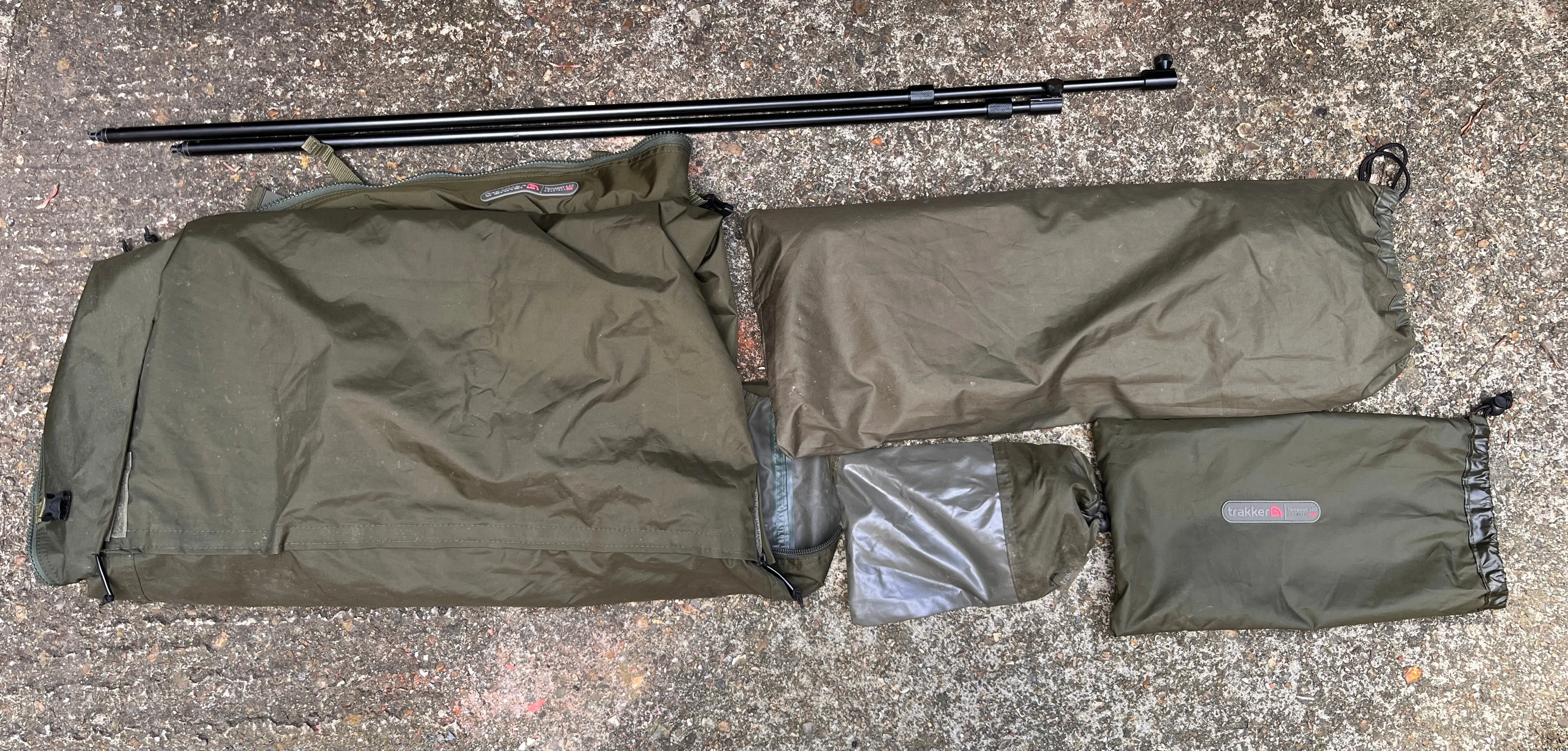Trakker Tempest 100 Bivvy Aquatexx EV   Skull Cap