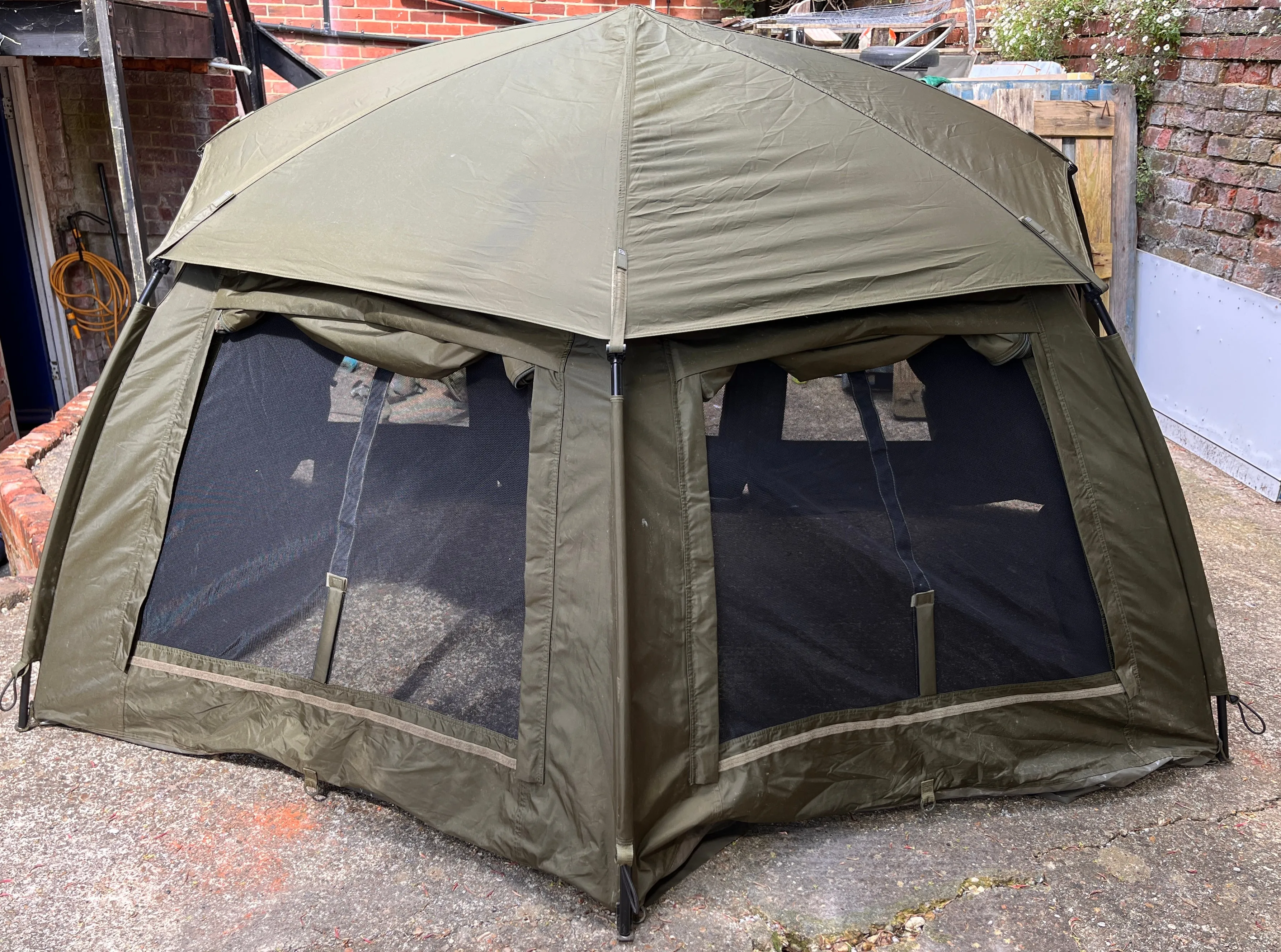 Trakker Tempest 100 Bivvy Aquatexx EV   Skull Cap