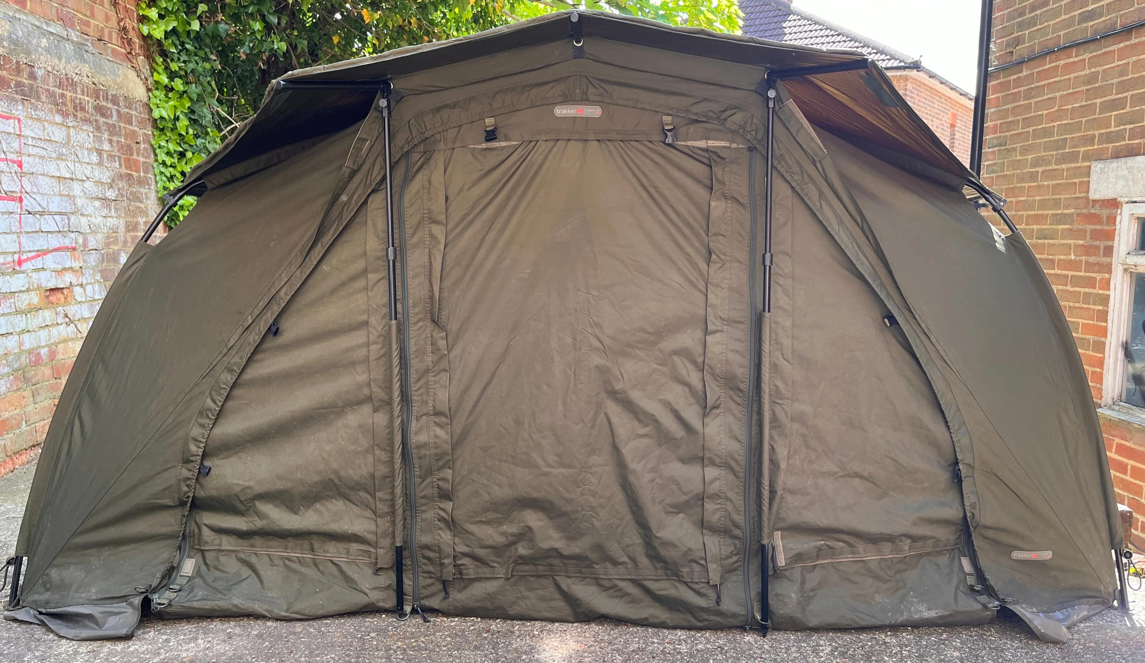Trakker Tempest 100 Bivvy Aquatexx EV   Skull Cap