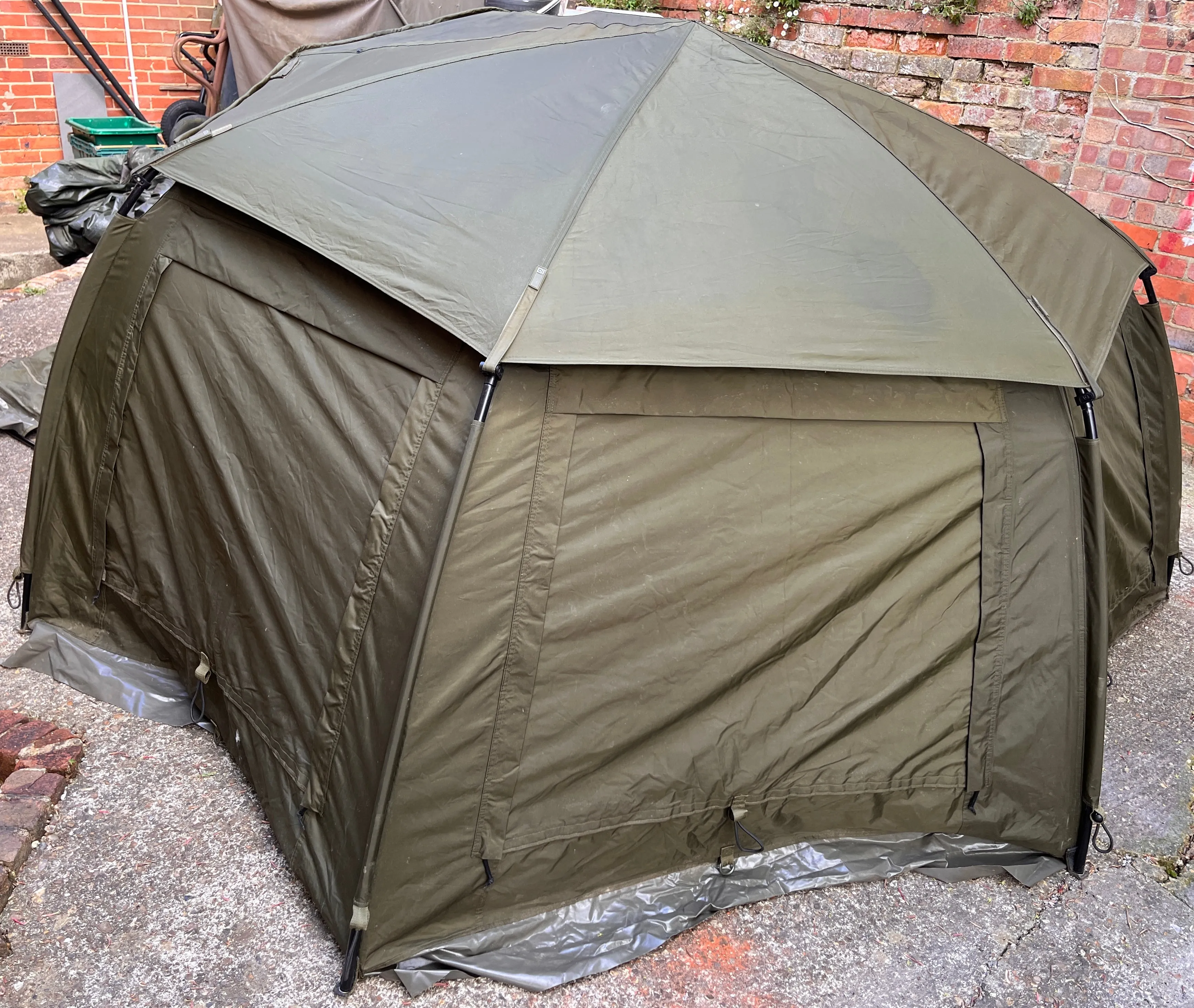 Trakker Tempest 100 Bivvy Aquatexx EV   Skull Cap