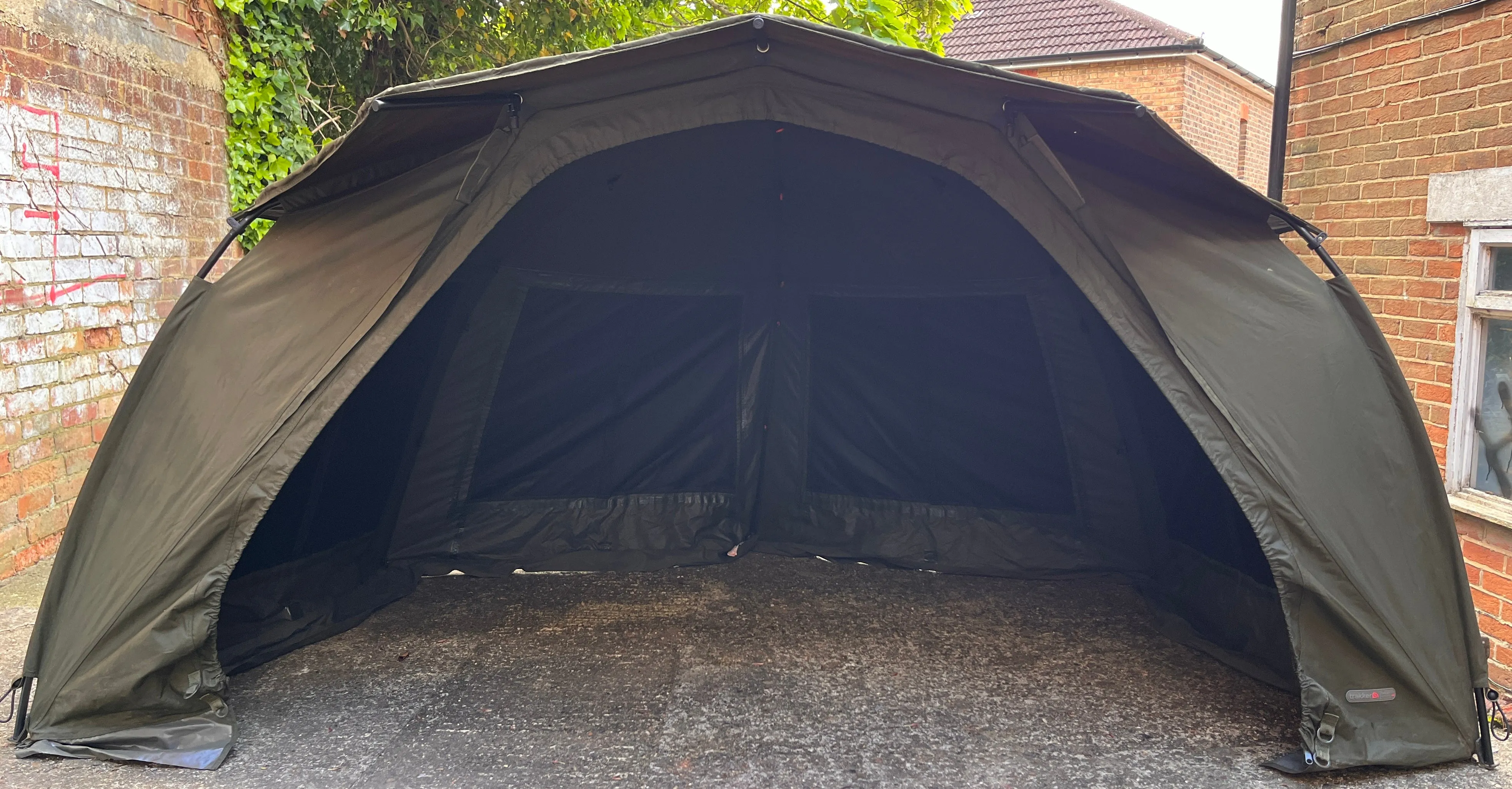Trakker Tempest 100 Bivvy Aquatexx EV   Skull Cap