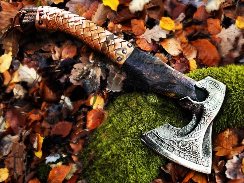 VIKING AXE "VALKNUT" FORGED CARBON STEEL