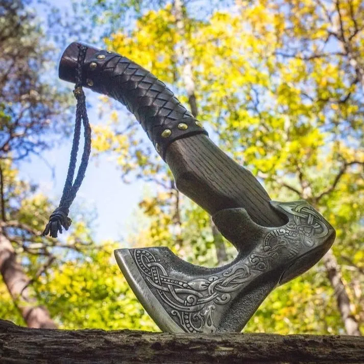 VIKING AXE "VALKNUT" FORGED CARBON STEEL